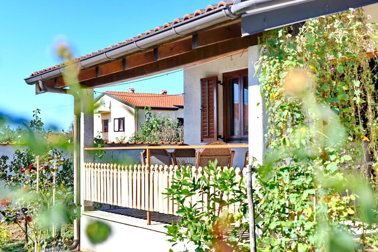 Adriatico Bungalow Πόρετς Εξωτερικό φωτογραφία