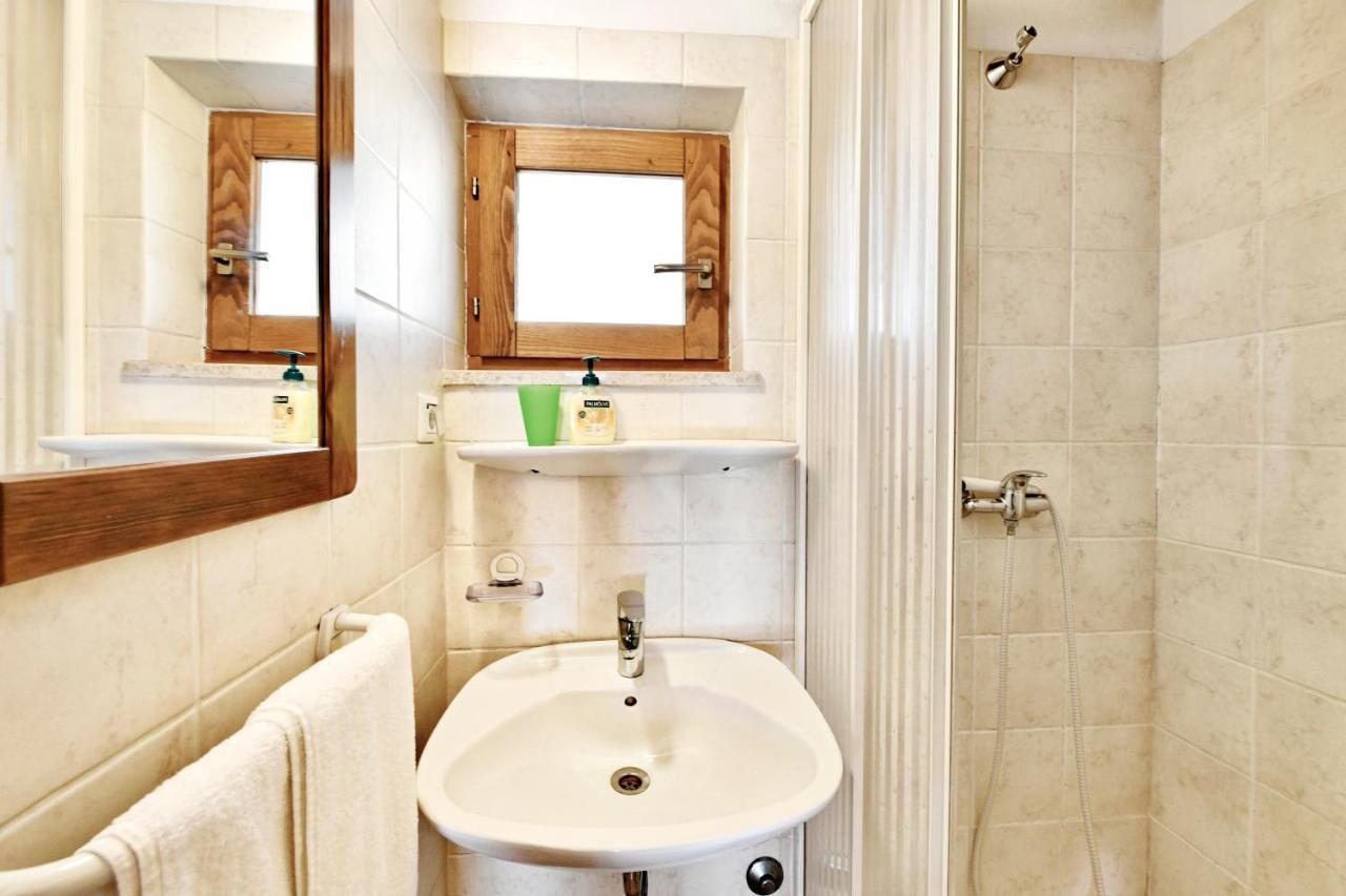 Adriatico Bungalow Πόρετς Εξωτερικό φωτογραφία