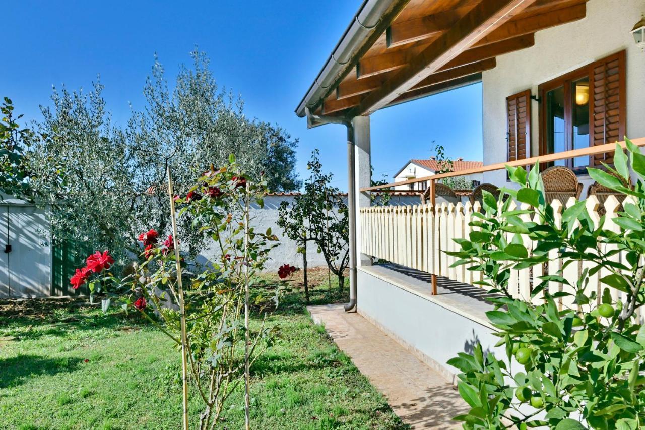 Adriatico Bungalow Πόρετς Εξωτερικό φωτογραφία