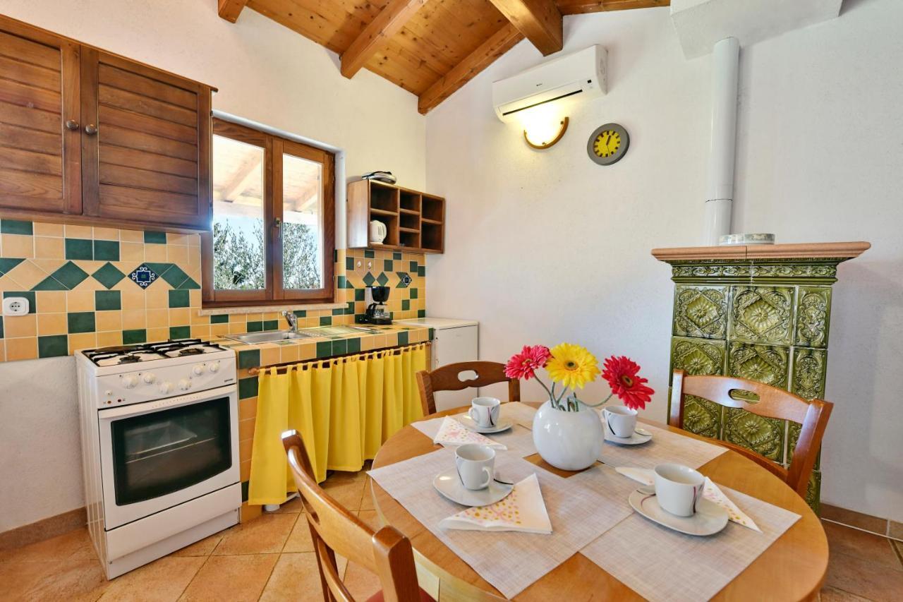 Adriatico Bungalow Πόρετς Εξωτερικό φωτογραφία