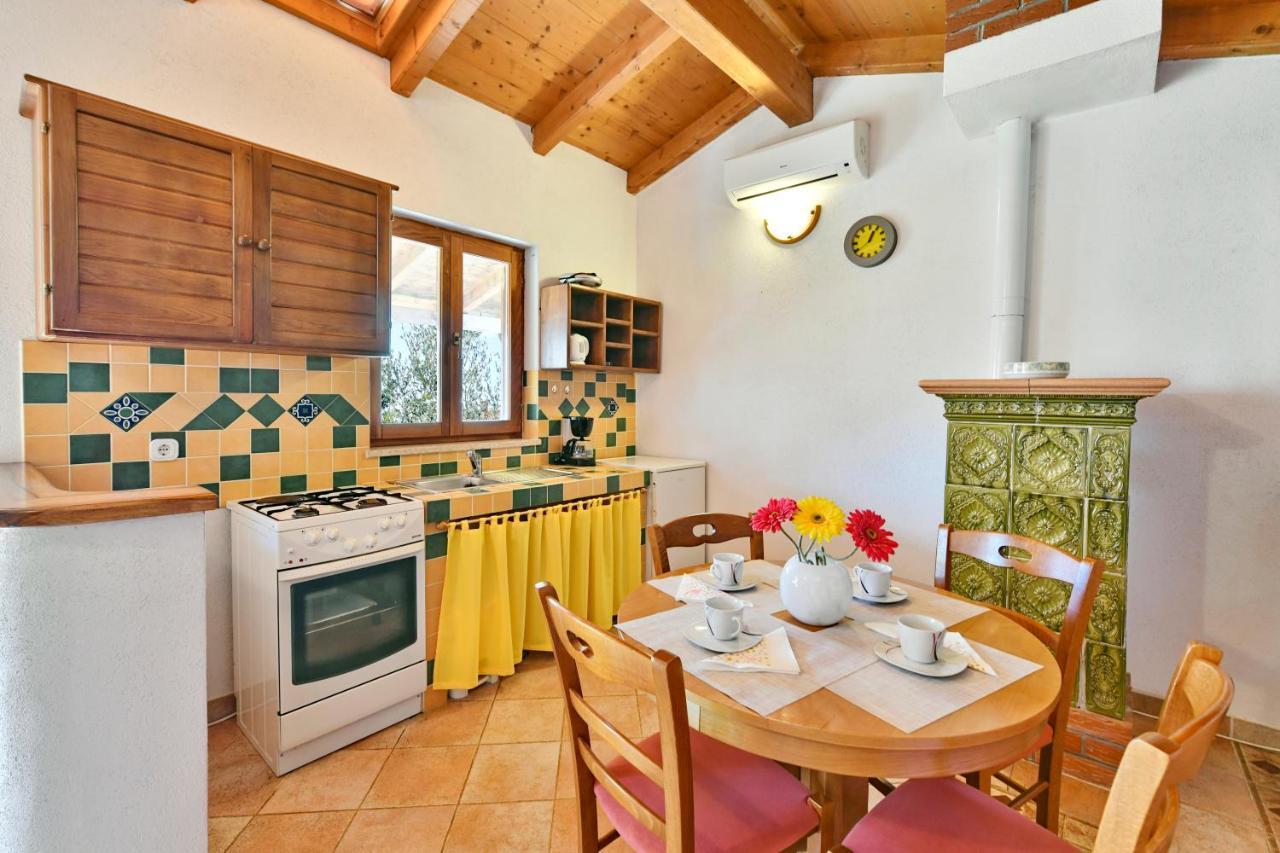 Adriatico Bungalow Πόρετς Εξωτερικό φωτογραφία